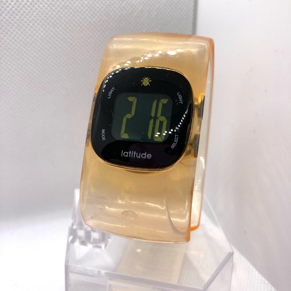 Qui Bee Art Latitude Digital Watch Bangle Bracelet Wrist Watch